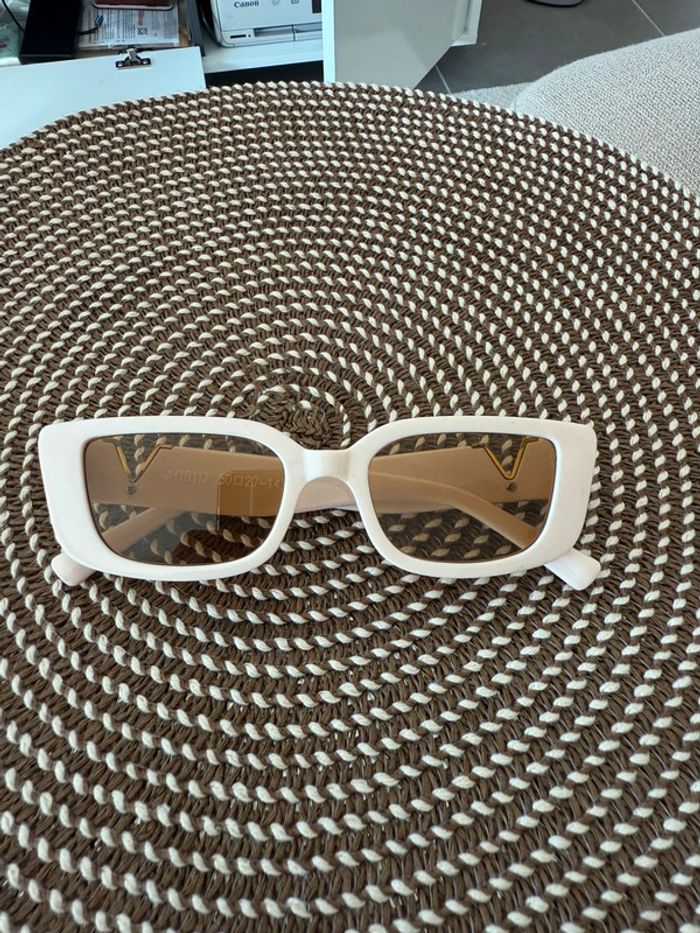 Lunettes de soleil rétro crème