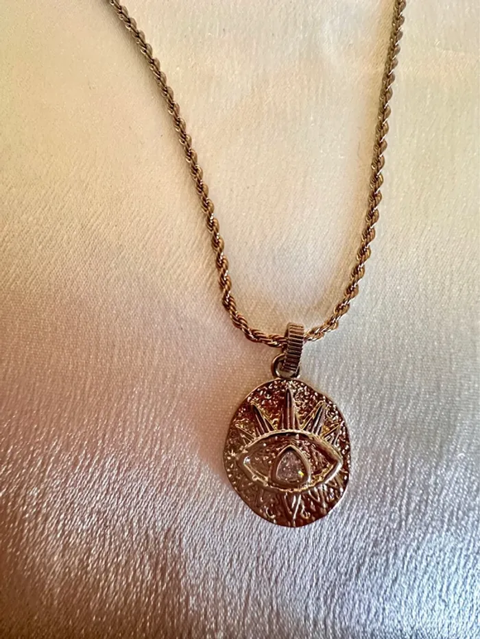 Collier œil mystique doré – médaillon gravé & perle naturelle - photo numéro 3