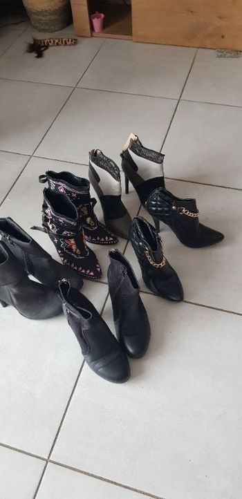 Lot de bottines à talon