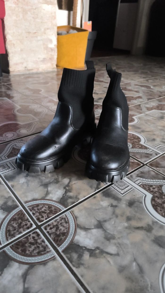 Paire de boots noires