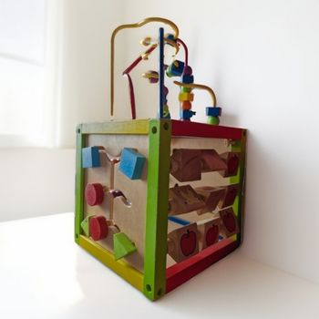 Cube d'activité et d'éveil en bois