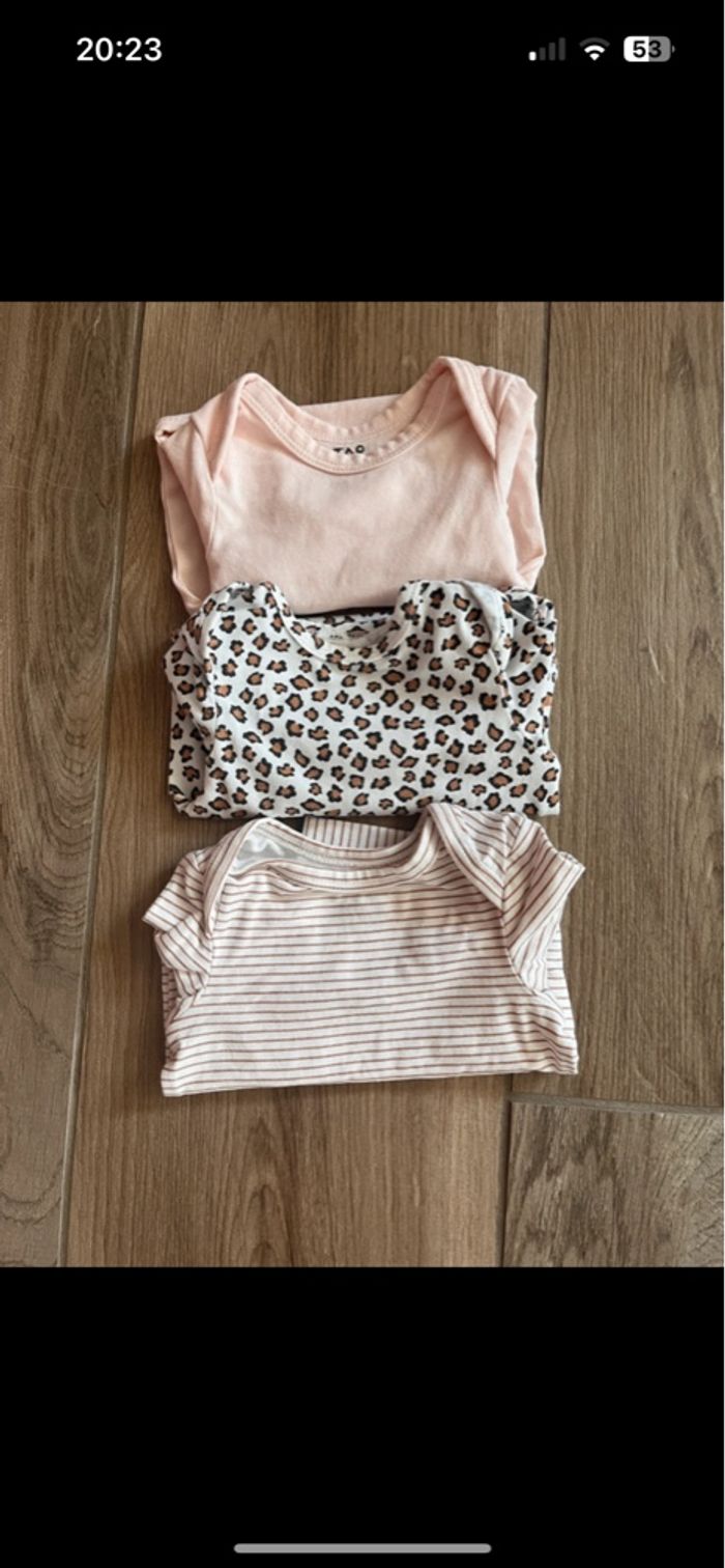Lot bodys manches longues fille 1 mois