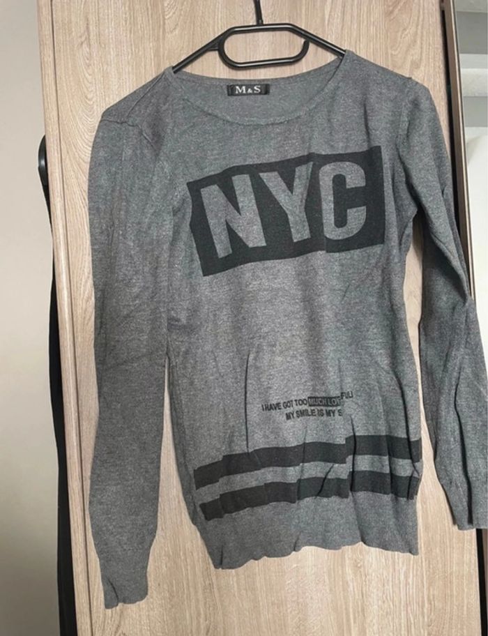 Pull léger gris New York