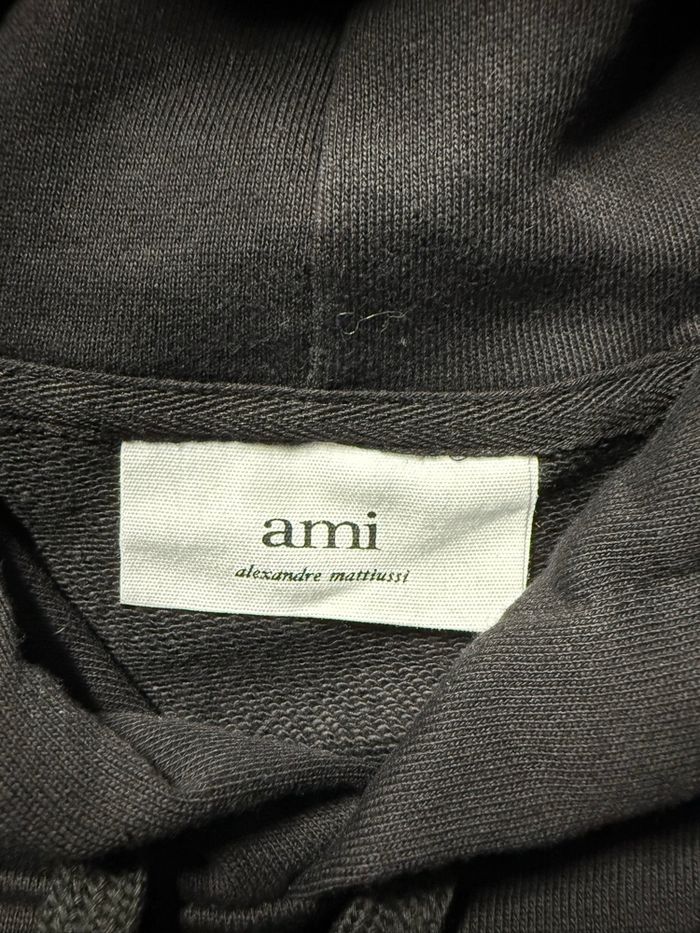 Hoodie Ami Paris noir | Logo cœur rouge | Taille M - photo numéro 2