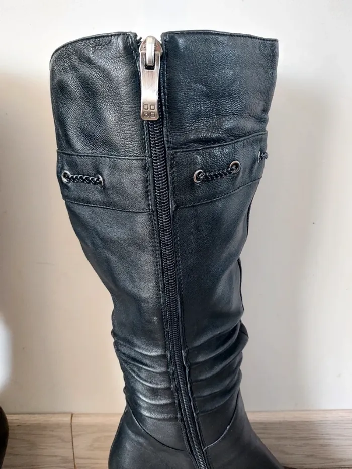 👢Bottes en cuir noir - comme neuves ! 👢 - photo numéro 10