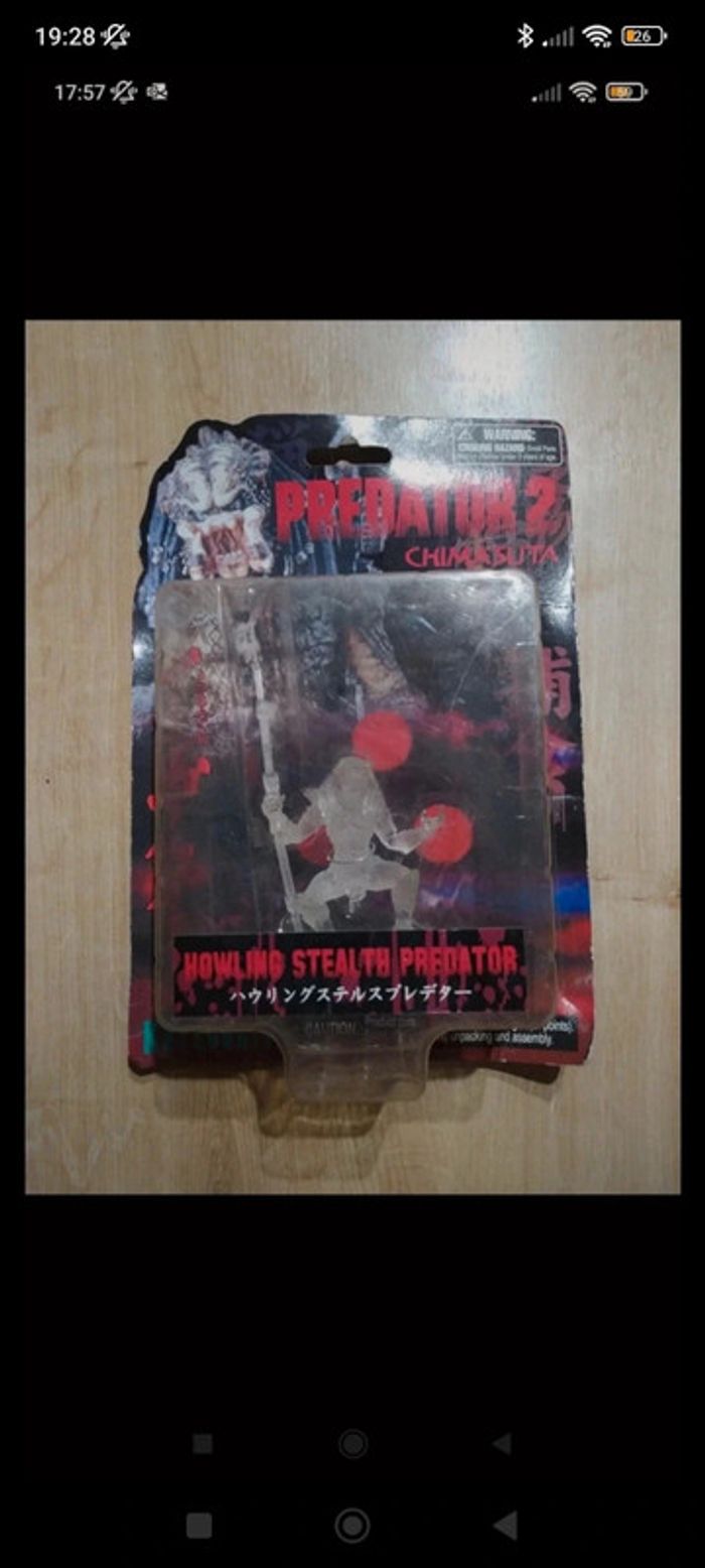 Figurine howling stealth predator 2 chimasuta 2005
