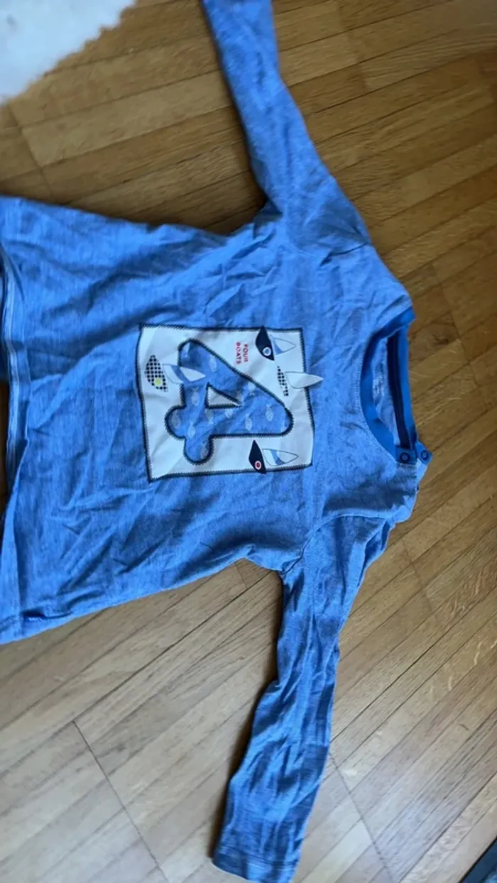 Tee shirt