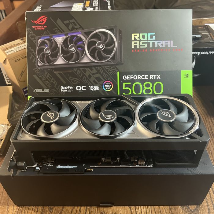 ASUS ROG Astral GeForce RTX 5080 16 Go GDDR7 OC Edition - photo numéro 2