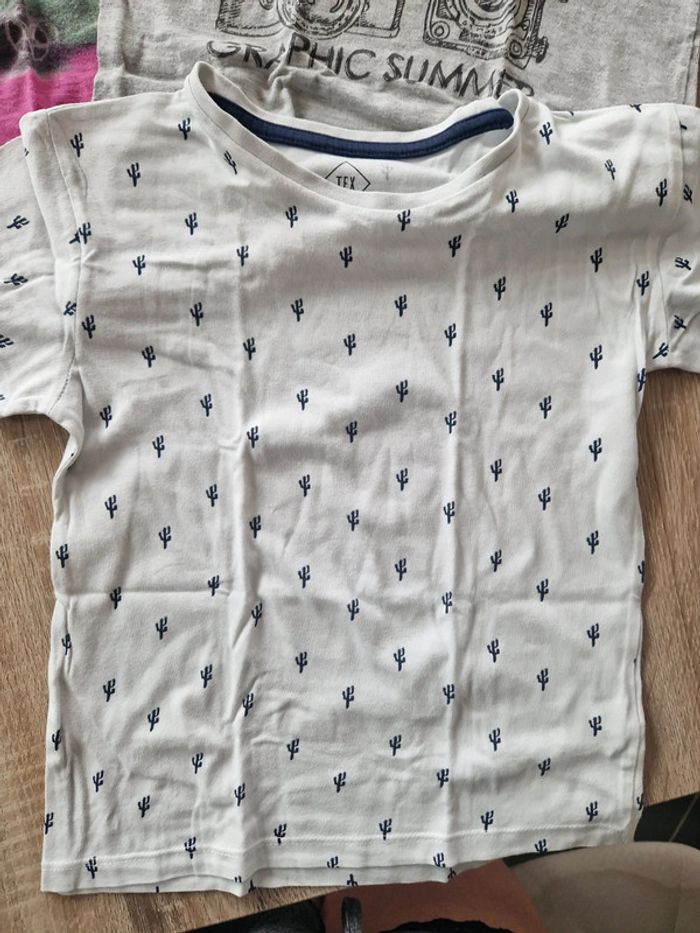 Lot de t-shirts - photo numéro 2