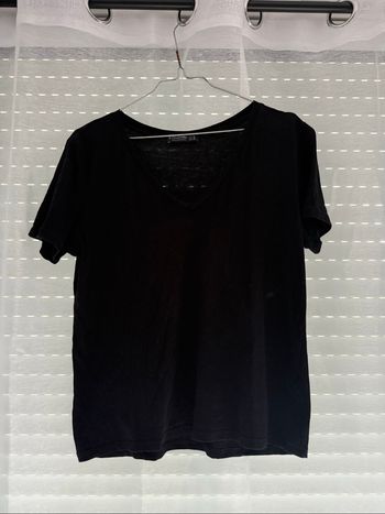 T-shirt noir col V Stradivarius - Taille M - Très bon état