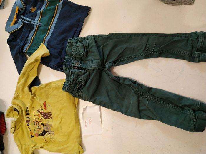 Gros lot d'une trentaine de vêtements  23/24mois garçon hiver - photo numéro 2