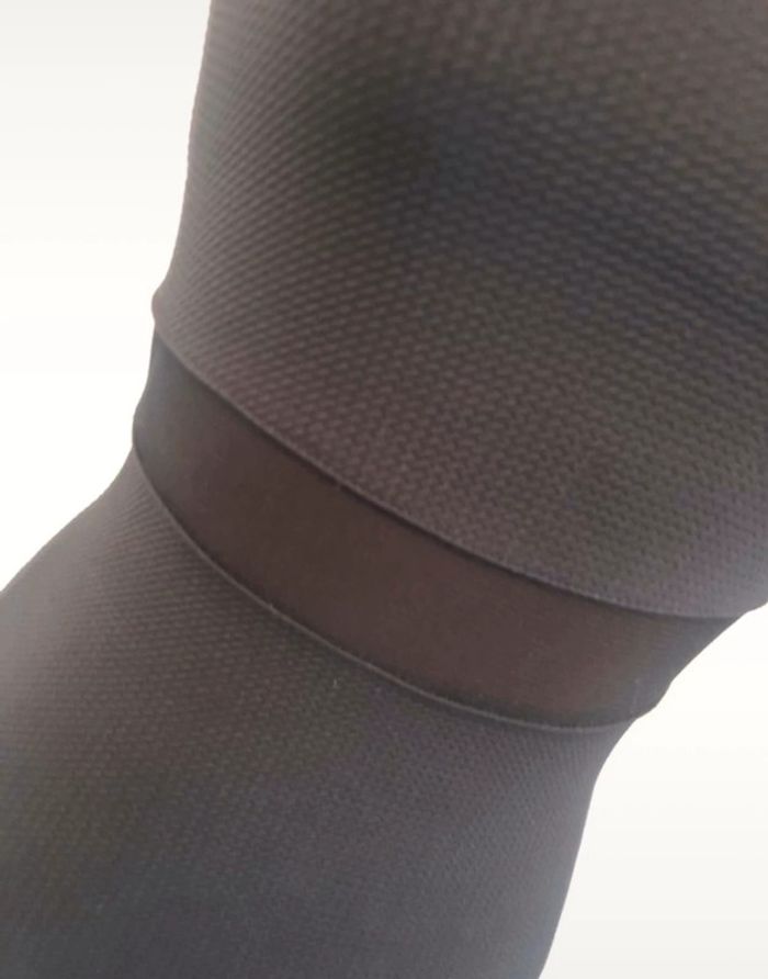 Robe moulante détail transparent - photo numéro 2