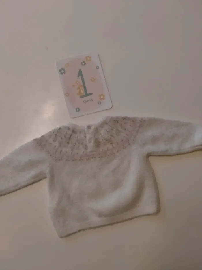 Pull bébé KIABI Taille 1 mois - photo numéro 4