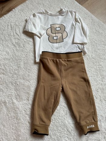 Ensemble boss  blanc et taupe 12 mois