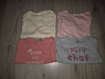 Lot 24 mois 2 bodys 2 manches longues