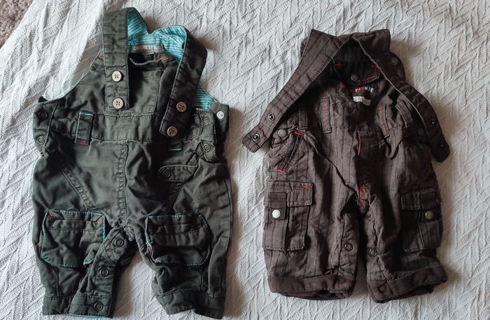 Lot de deux salopettes taille 1 mois