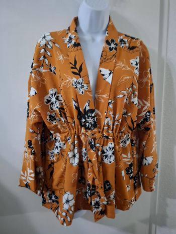 Kimono veste légère taille 36 rn très non état