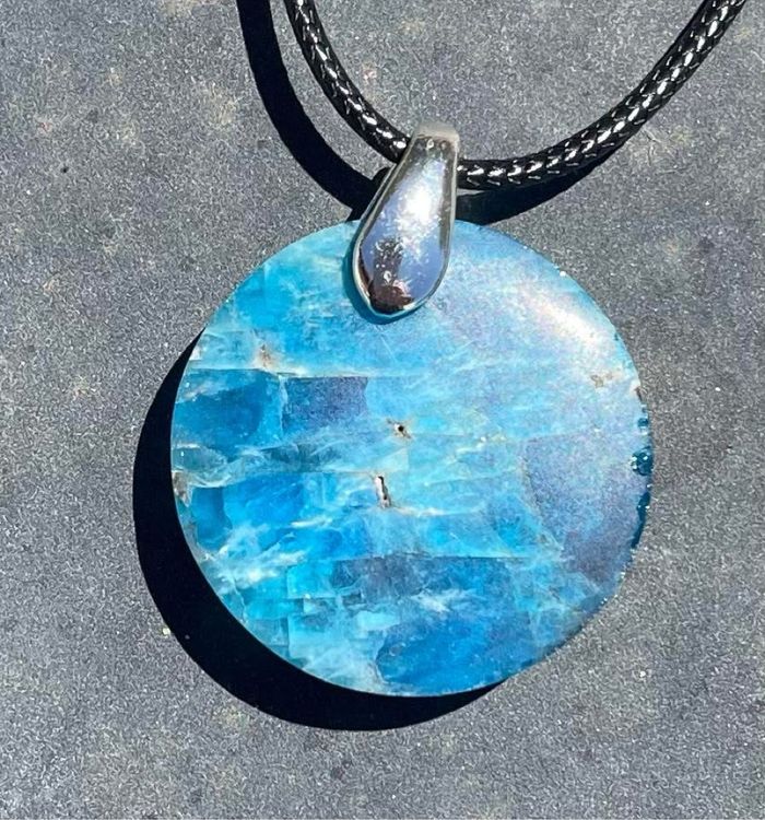 Beau pendentif rond en apatite - photo numéro 5
