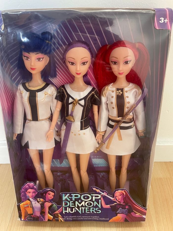 Lot de 3 poupées KPop neuves