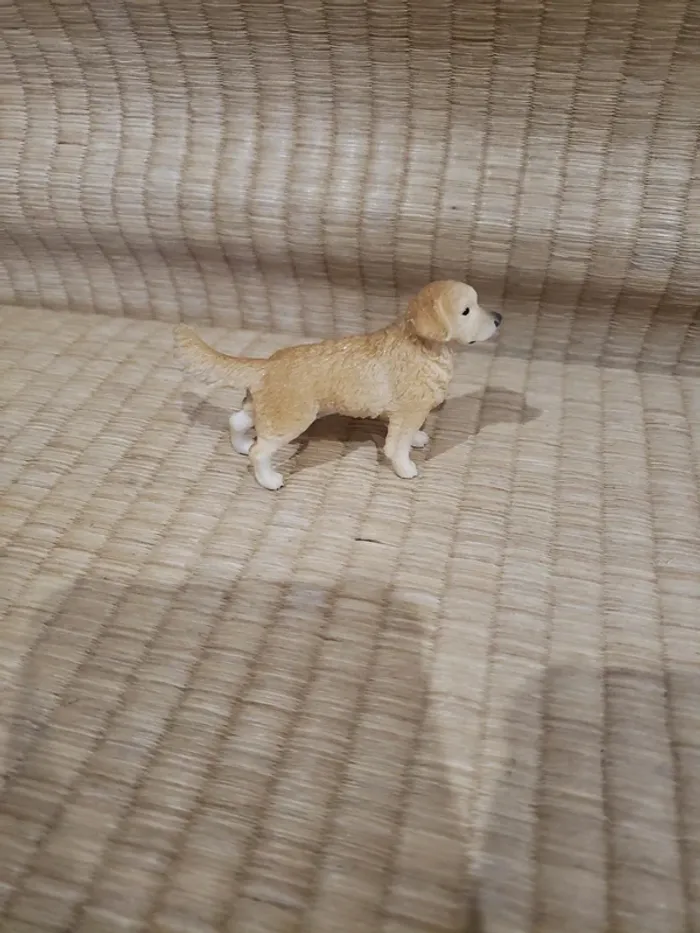 Chien golden retriever 16394 schleich