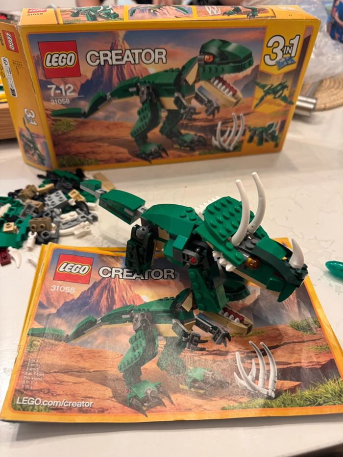 Le dinosaure féroce Lego creator 31058 - photo numéro 2