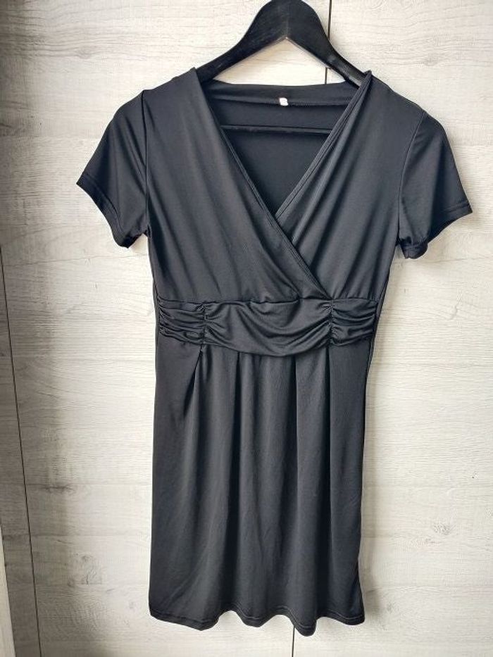 Robe noire courte Taille L