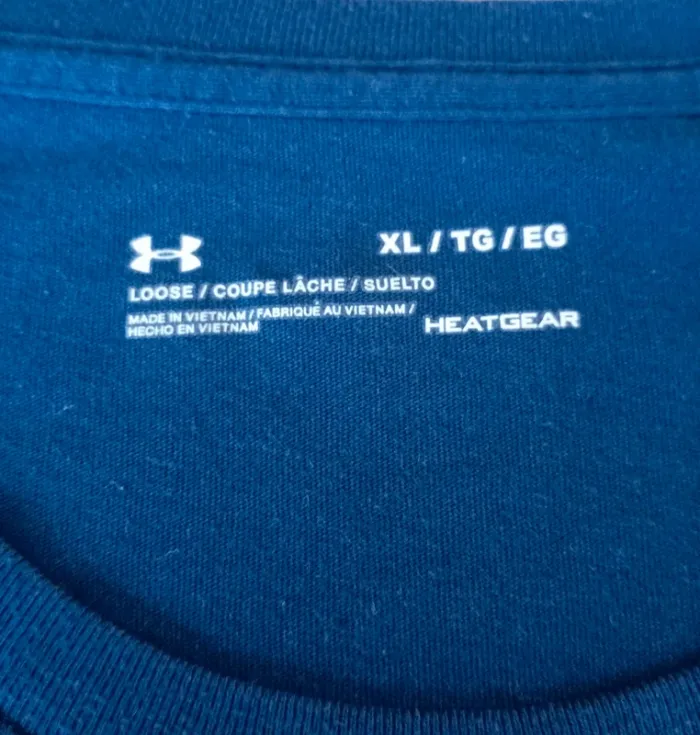 T-Shirt Under Armour - Bleu Foncé - Très bon état - photo numéro 4