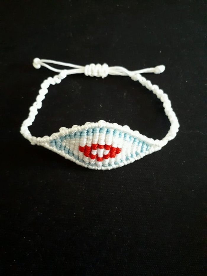 Bracelet en amande bleu, blanc et rouge - photo numéro 3
