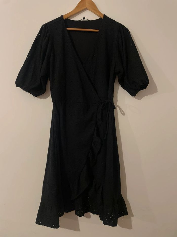 Robe cache cœur manches bouffantes courtes