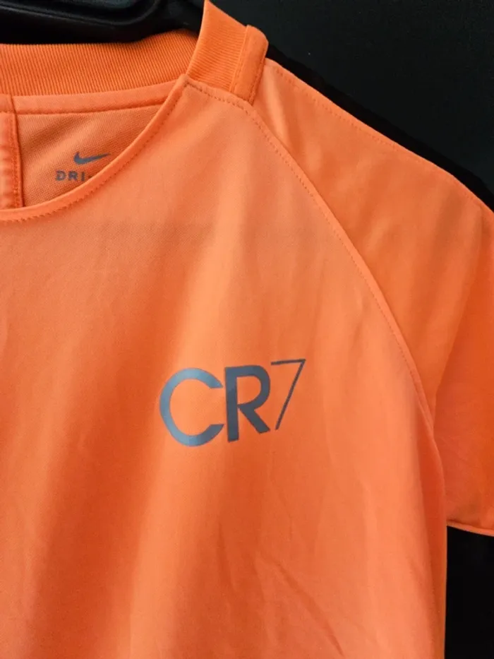 Tee-shirt nike cr7 garçon 12/13  ans - photo numéro 6