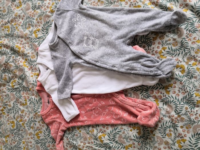 3 pyjamas en velour 1 mois