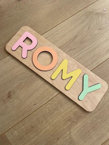 Puzzle éducatif prénom Romy bois