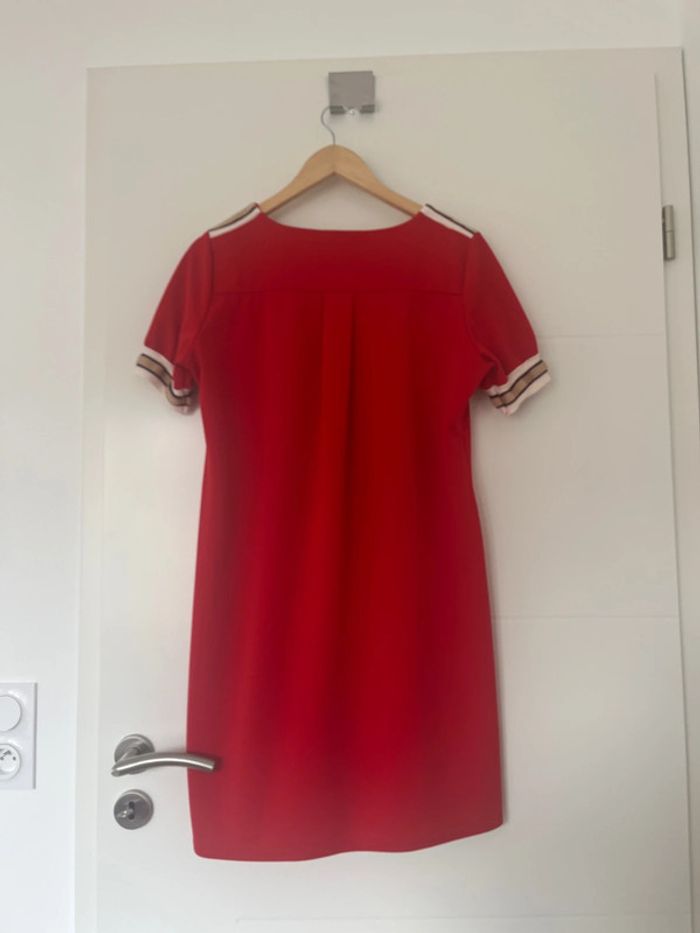 Robe rouge Quinze Heures Trente Paris - photo numéro 4