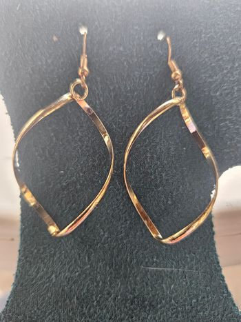 Boucle d'oreille  10