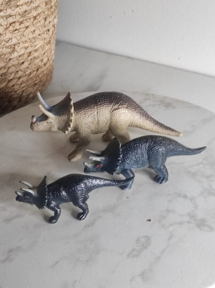 Lot dinosaures triceratops