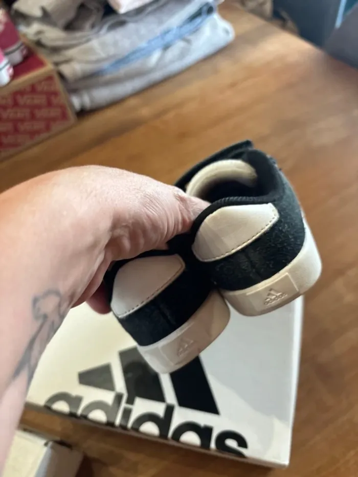 Basket noir adidas t24 - photo numéro 10