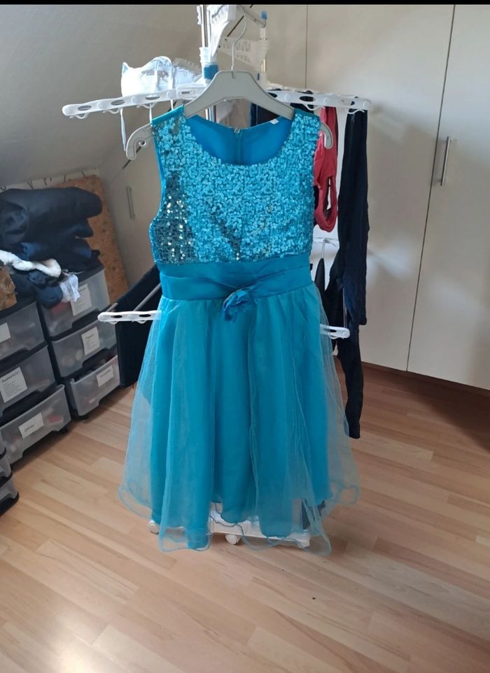 Robe bleu 160 cm - photo numéro 1