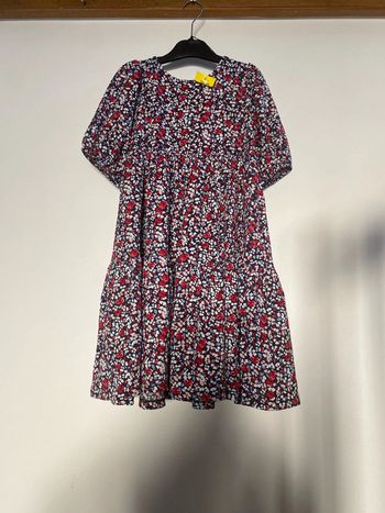 Très jolie robe évasée taille 10 ans neuve