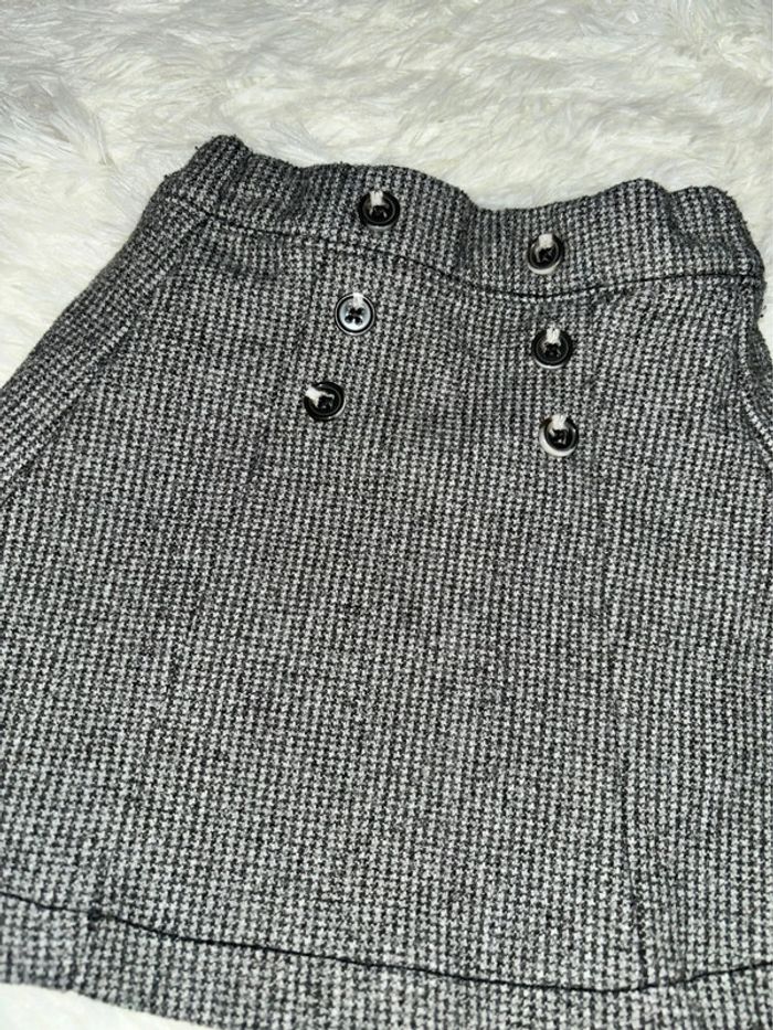 Jupe grise - photo numéro 2
