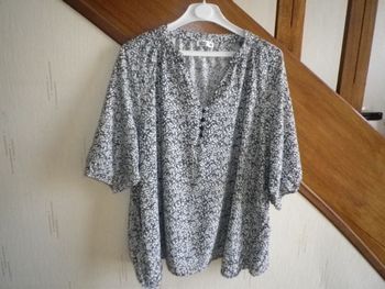 BLOUSE MOTIF FEUILLES