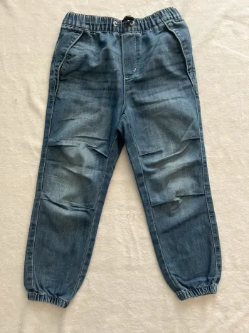 Jean jogger garçon – H&M – Taille 116 (5-6 ans)