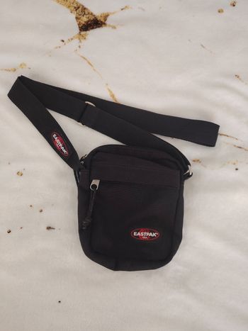 Sacoche Eastpak "The One" Noire - Ultra Pratique