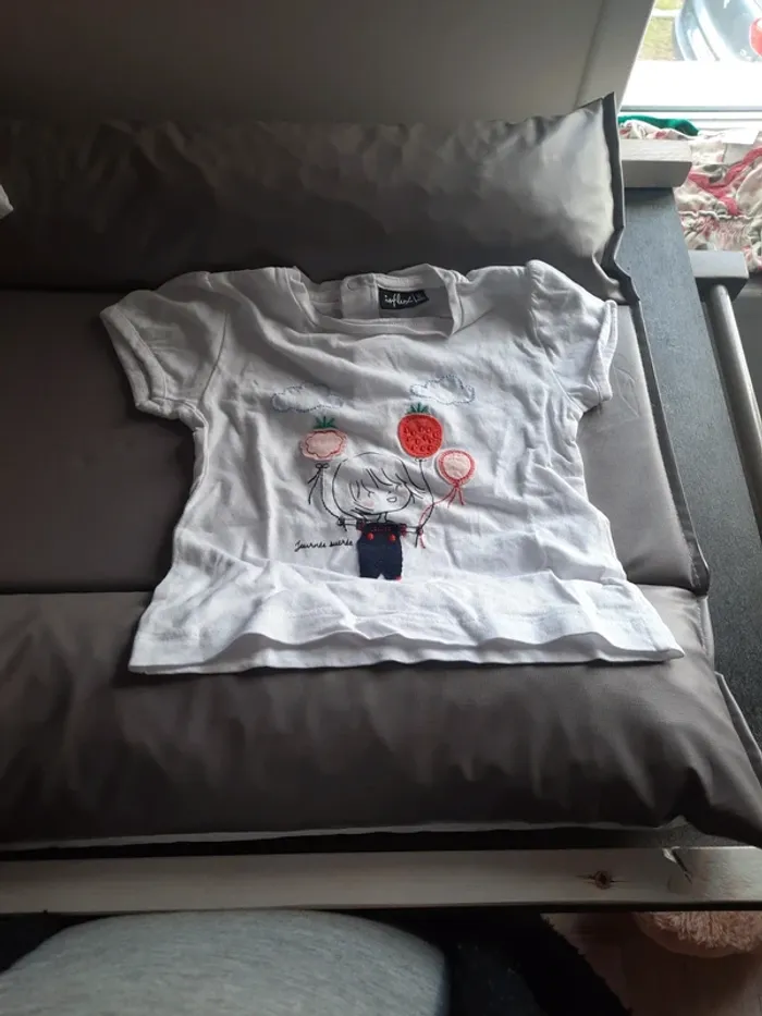 Lots 4 tee-shirt et 1 chemise 12 mois - photo numéro 5