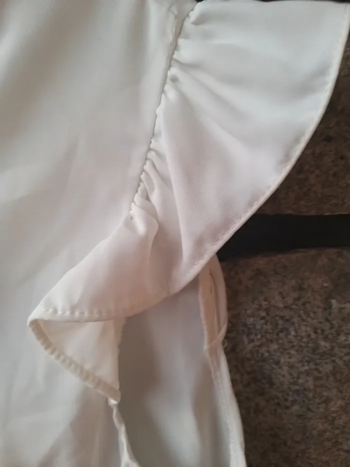 Tee-shirt femme blanc et dentelle - photo numéro 2