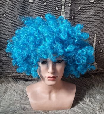 Perruque de clown ,cosplay ou autres bleu bouclés