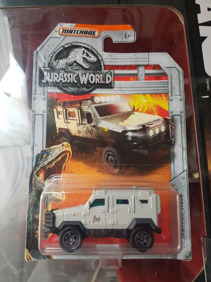 Véhicule voiture jouet jurassic world jeep