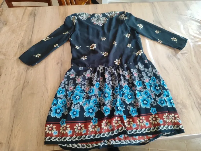 Robe mini Bershka noire T.36 - Imprimé floral - Très bon état - photo numéro 3