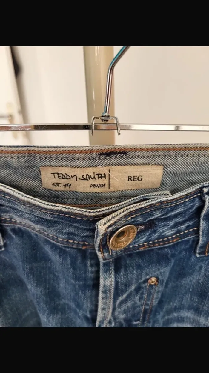 Jean Teddy Smith coupe regular taille 44 mesure photo impeccable - photo numéro 2