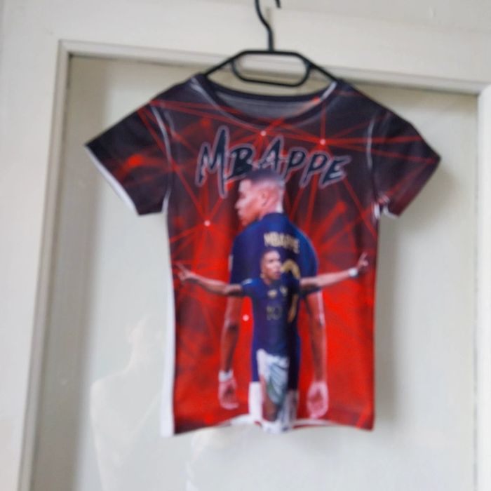 T-shirt Mbappe taille 4 ans neuf - photo numéro 2