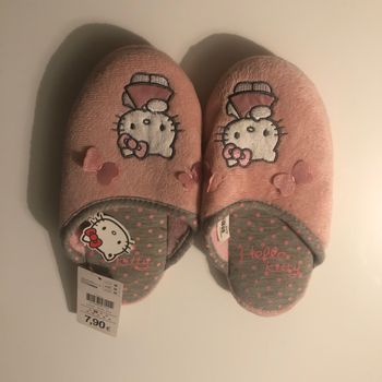 Chaussons Hello Kitty neufs pointure 32